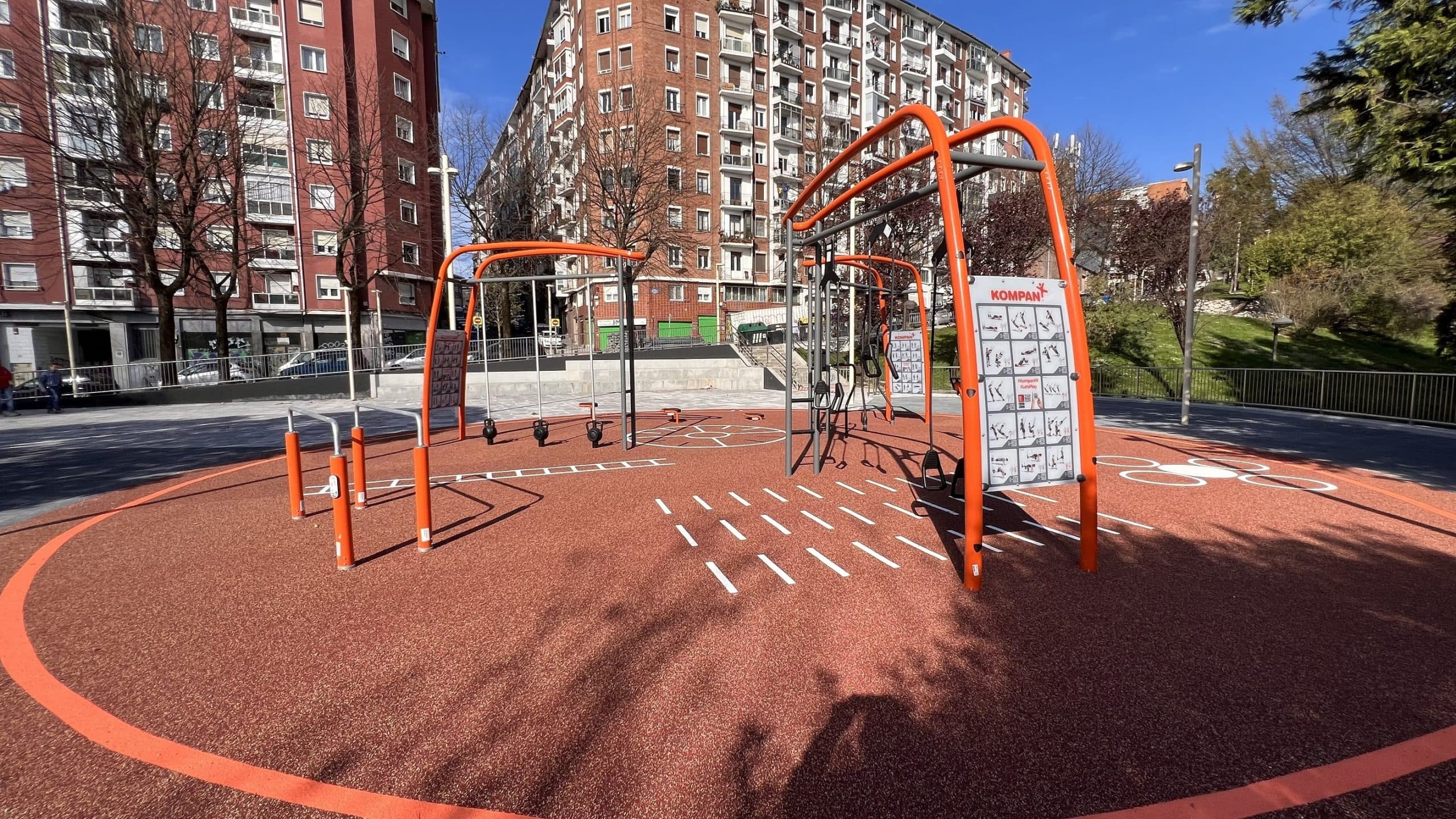 Pistas de baloncesto y futbito - baloncesto in Gumiel de Izán