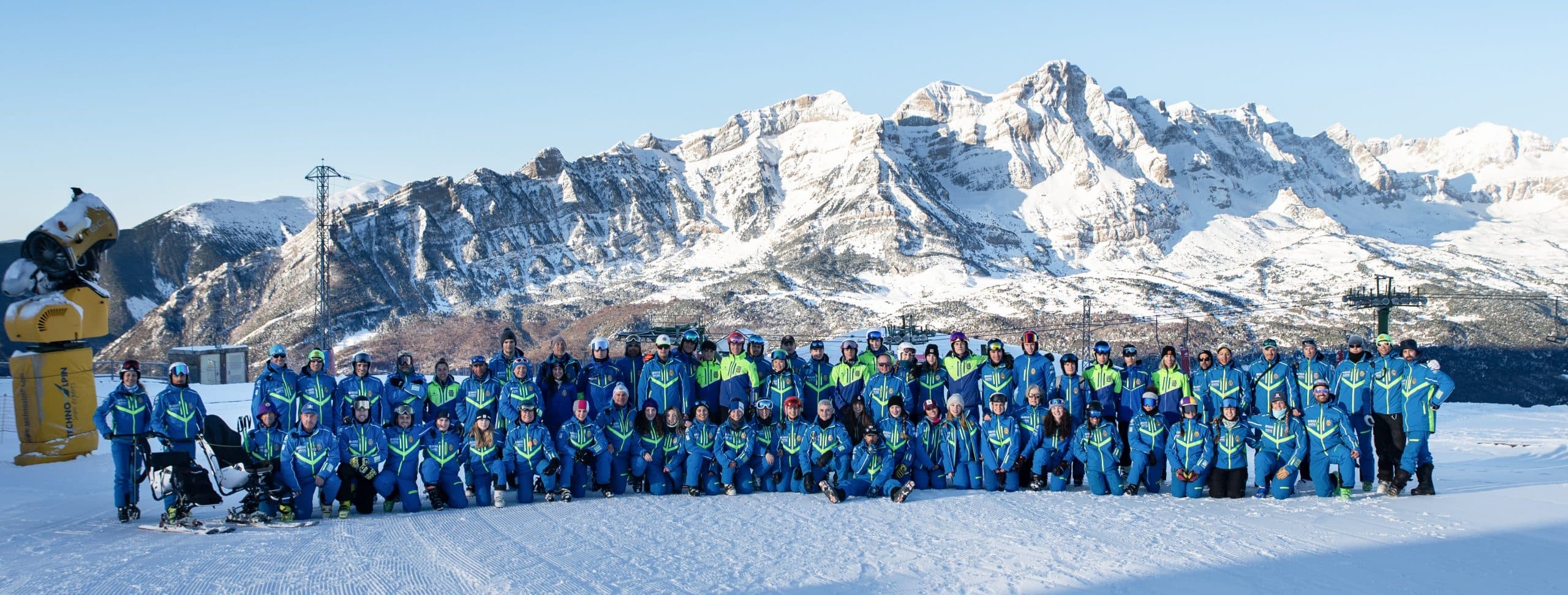 Escuela de esqui de Panticosa - ski in Panticosa