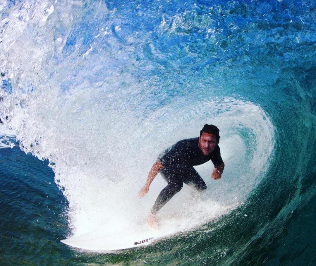 Mundaka Surfing Coach MIKE DOBOS - surf in Mundaka