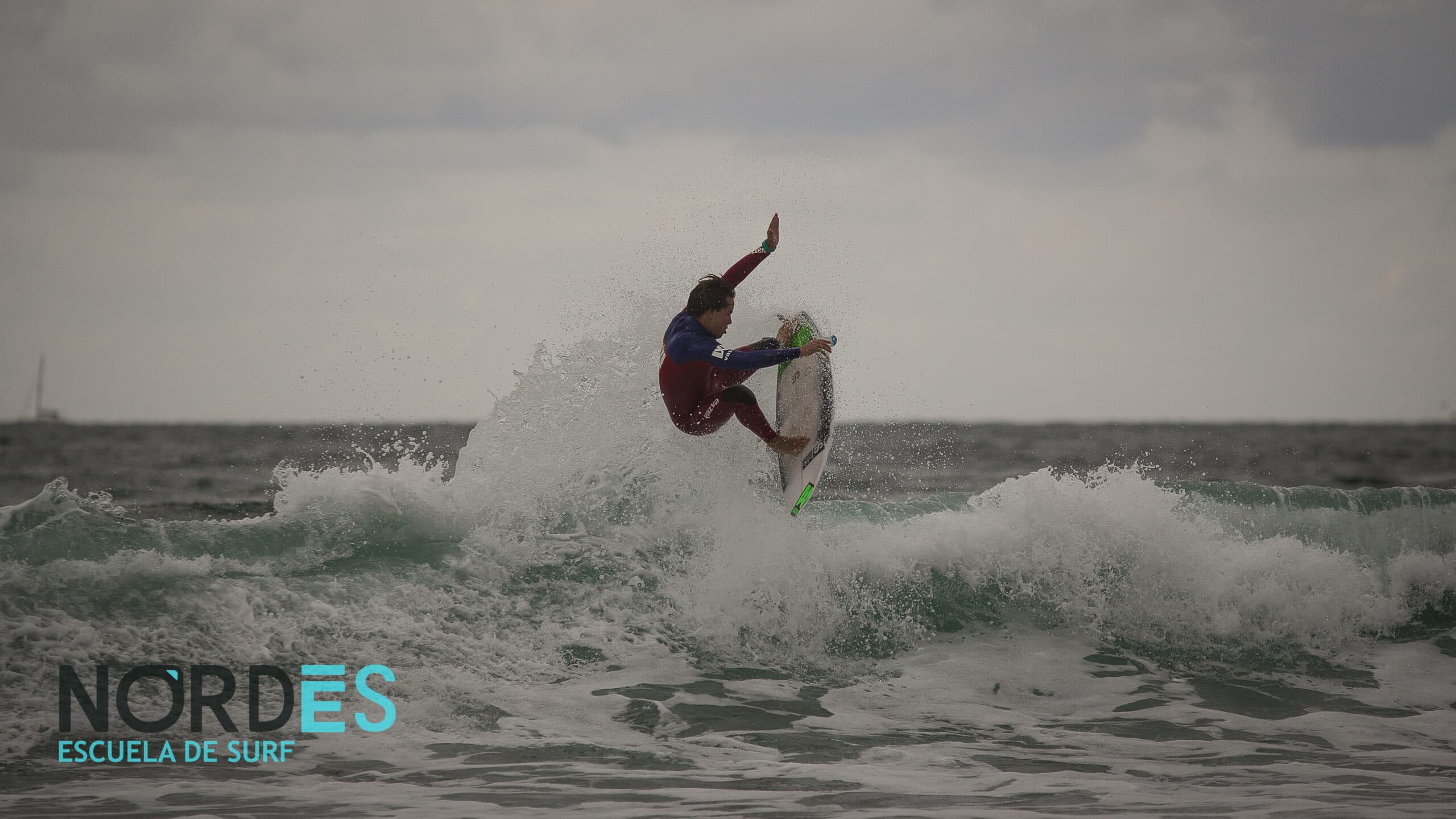 Nordēs escuela de surf - surf in Castropol