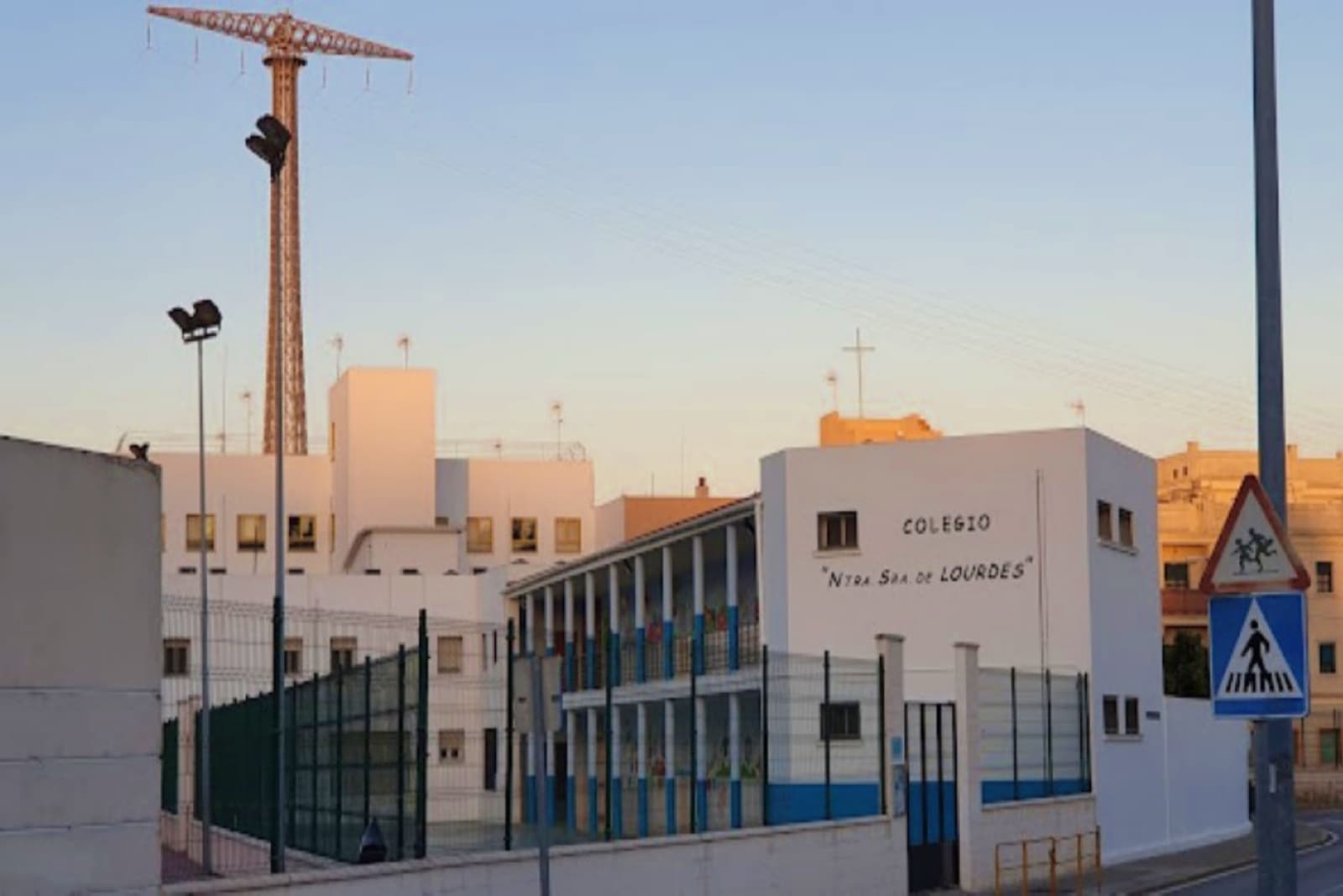 Centro Concertado de Enseñanza Nuestra Señora de Lourdes - Fundación Educativa Amor de Dios - fútbol in Cádiz