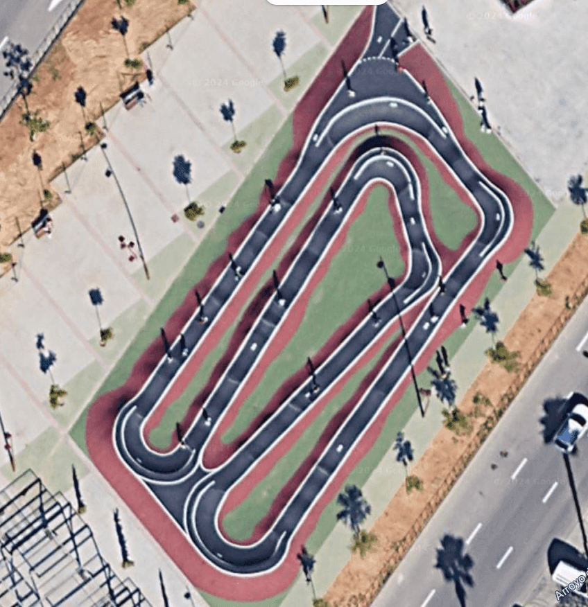 Pumptrack Entrenúcleos - skateboard in Dos Hermanas