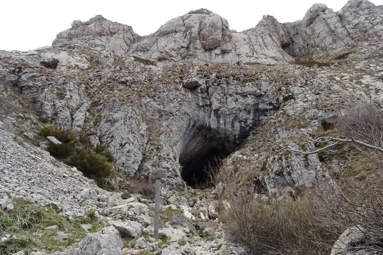 Cueva del Cobre - ski in Santa María de Redondo