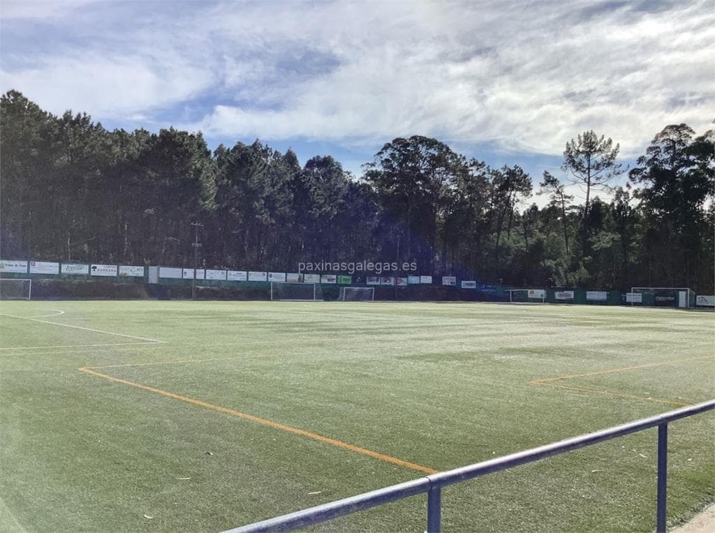 Campo de Fútbol de Valiño - fútbol in Boiro