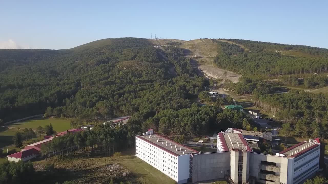 Aparthotel Estación de Montaña Manzaneda - ski in Cabeza de Manzaneda