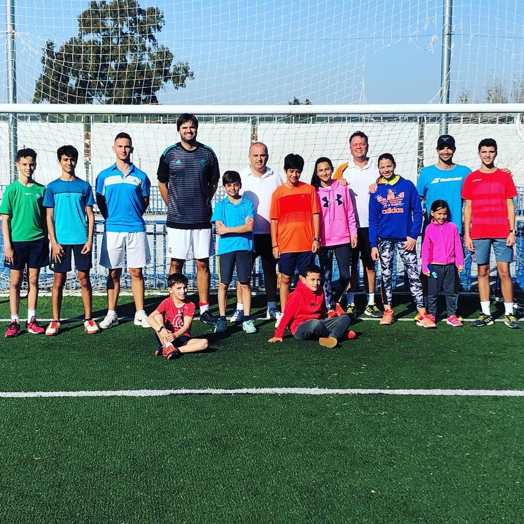Escuela de tenis. MN Academy - tenis in Dos Hermanas