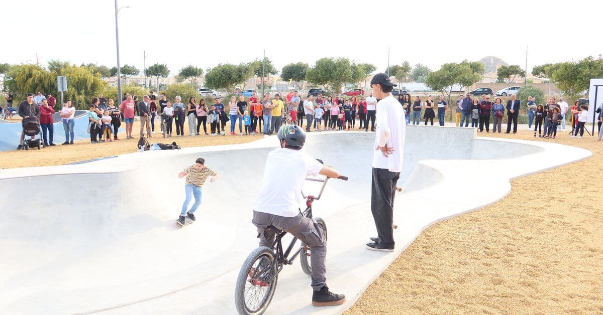 VERA SKATE ZONE - skateboard